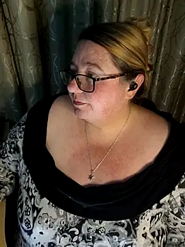 Iceprincess2bad4u online show from June 8, 2026, 6:19 pm