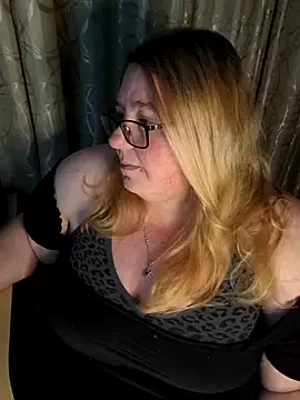 Iceprincess2bad4u online show from June 9, 2026, 6:09 pm