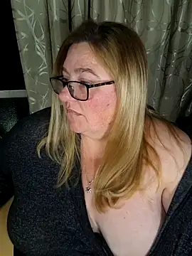 Iceprincess2bad4u online show from February 21, 2026, 6:32 pm