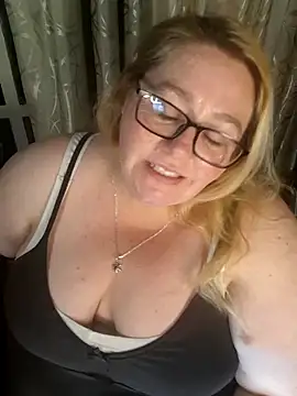 Iceprincess2bad4u online show from February 9, 2026, 6:17 pm