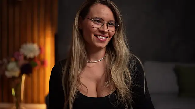 Snapshot of BrandyWhite chatting on February 4, 2026, 5:35 am BrandyWhite online show from February 4, 2026, 5:35 am