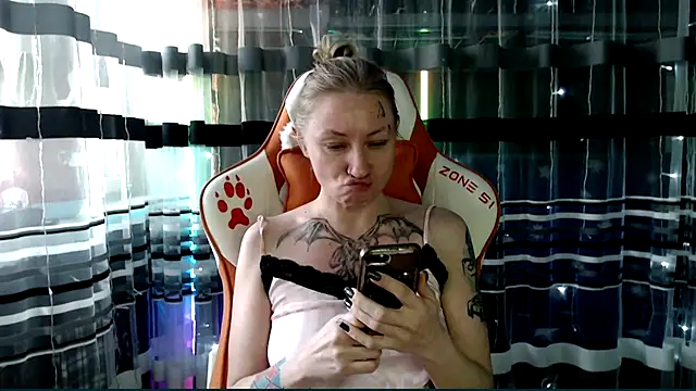 cold lollipop online show from January 6, 2026, 8:40 am