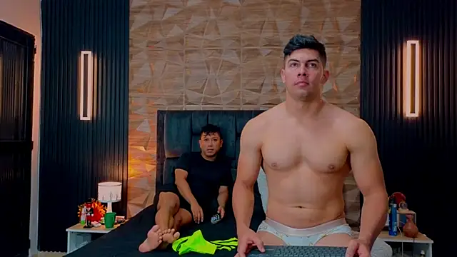 FelipeAndMarcello3 online show from October 6, 2025, 2:29 pm