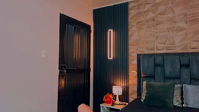 FelipeAndMarcello3 online show from October 4, 2025, 8:43 pm