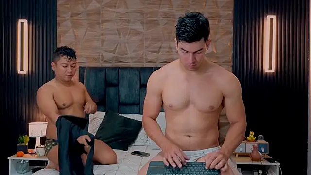 FelipeAndMarcello3 online show from September 18, 2025, 2:20 pm