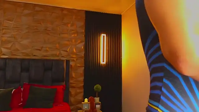 FelipeAndMarcello3 online show from March 10, 2025, 11:06 pm