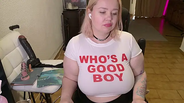 MargotGrey online show from April 13, 2026, 8:29 am