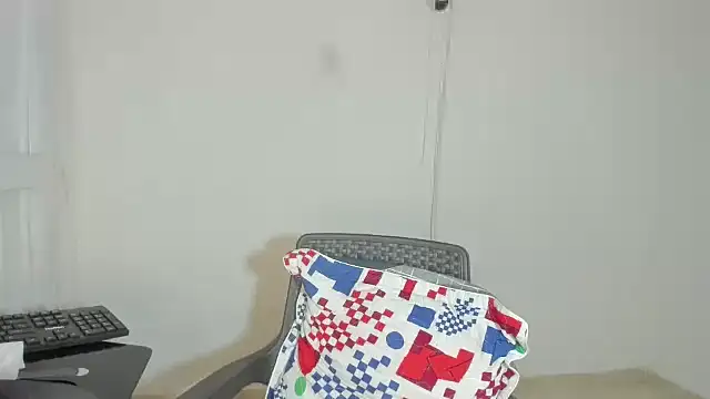 Snapshot of HUGEBOOBS_MILF chatting on February 28, 2026, 1:38 am HUGEBOOBS MILF online show from February 28, 2026, 1:38 am