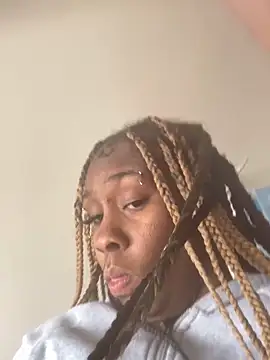 Foreignthababyy online show from December 3, 2025, 3:44 pm