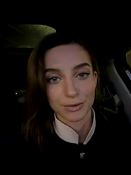 Snapshot of -AngelAri- chatting on December 18, 2025, 6:12 pm -AngelAri- online show from December 18, 2025, 6:12 pm