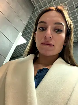 Snapshot of -AngelAri- chatting on November 20, 2025, 9:15 pm -AngelAri- online show from November 20, 2025, 9:15 pm