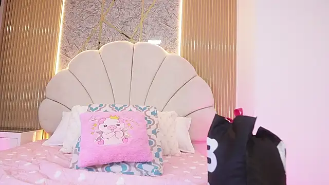 mssburbuja online show from November 7, 2025, 3:11 am