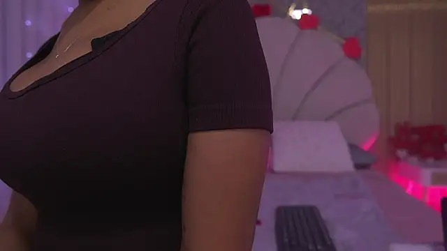 Snapshot of mssburbuja chatting on February 11, 2026, 3:06 am mssburbuja online show from February 11, 2026, 3:06 am