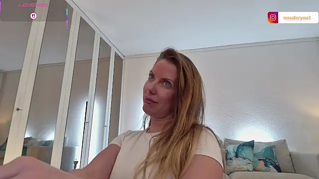 novaforyou1 online show from October 8, 2025, 1:23 pm