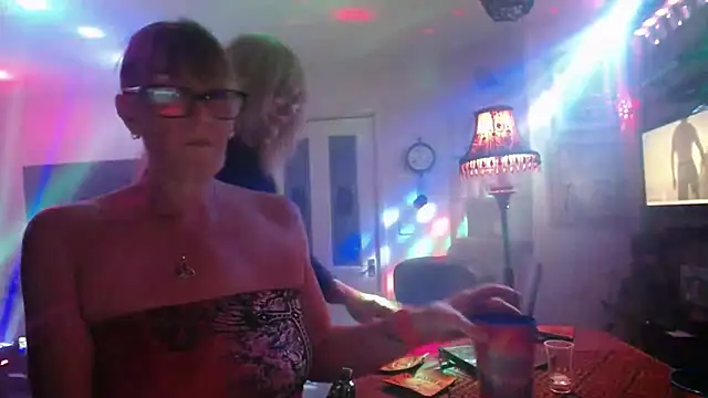 COUPLE4VOYEUR01 online show from September 27, 2025, 6:58 pm