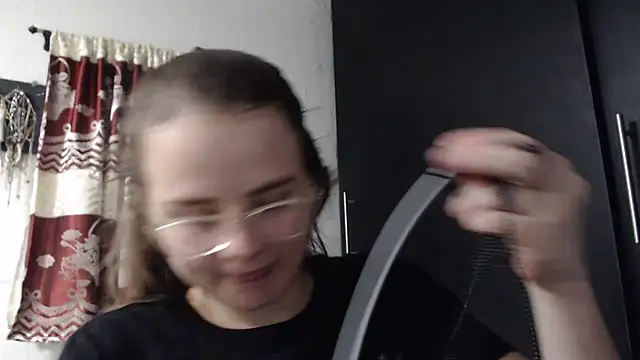 HellenMiyer1111 online show from November 19, 2025, 7:14 pm