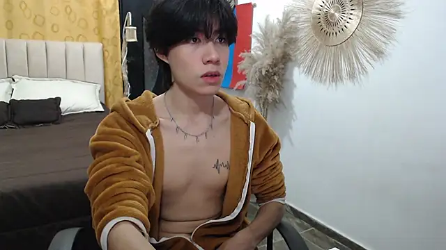 Elio-cam online show from July 27, 2026, 8:54 am