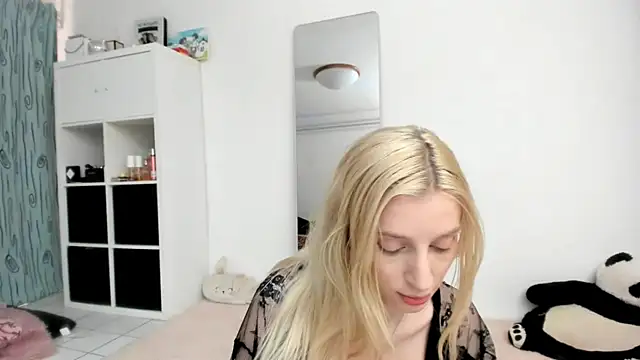 KenzieDawton online show from July 25, 2026, 12:00 pm