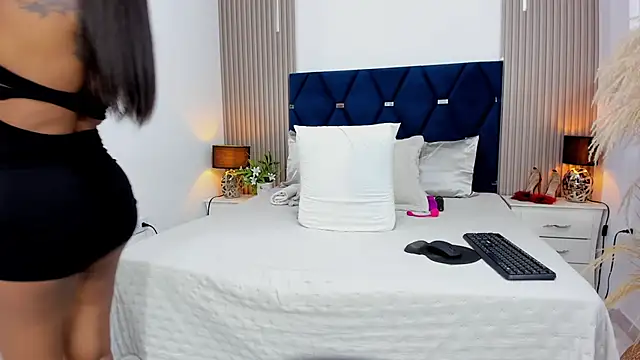 gabytyara2 online show from February 18, 2026, 4:03 pm