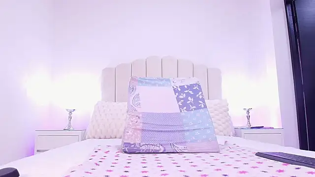 raven lilith  online show from October 31, 2025, 3:14 am