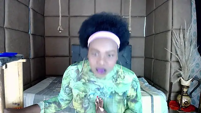 Snapshot of CatrinaGill chatting on October 15, 2025, 9:34 pm CatrinaGill online show from October 15, 2025, 9:34 pm