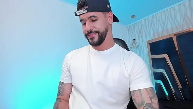 Snapshot of Petesevans chatting on February 21, 2026, 11:18 pm Petesevans online show from February 21, 2026, 11:18 pm