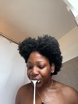 Snapshot of mochamimi chatting on March 1, 2026, 5:13 pm mochamimi online show from March 1, 2026, 5:13 pm