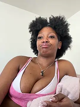 Snapshot of mochamimi chatting on February 24, 2026, 5:14 pm mochamimi online show from February 24, 2026, 5:14 pm