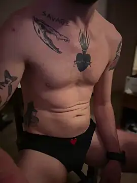 Snapshot of shehandme chatting on February 26, 2026, 10:32 pm shehandme online show from February 26, 2026, 10:32 pm