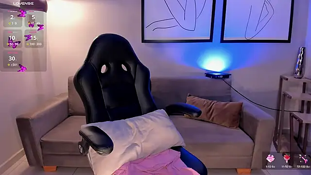 Snapshot of LindseyCox chatting on March 17, 2025, 3:14 am LindseyCox online show from March 17, 2025, 3:14 am