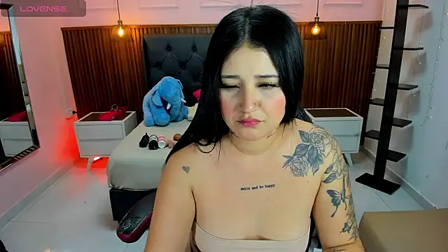 BIANCAROY1 online show from February 27, 2026, 6:52 pm