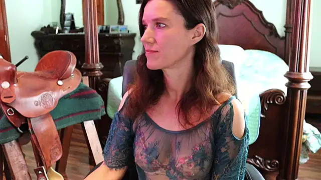 thornburyrose online show from November 29, 2025, 7:03 pm