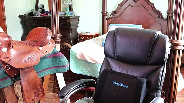 Snapshot of thornburyrose chatting on March 24, 2026, 6:19 pm thornburyrose online show from March 24, 2026, 6:19 pm