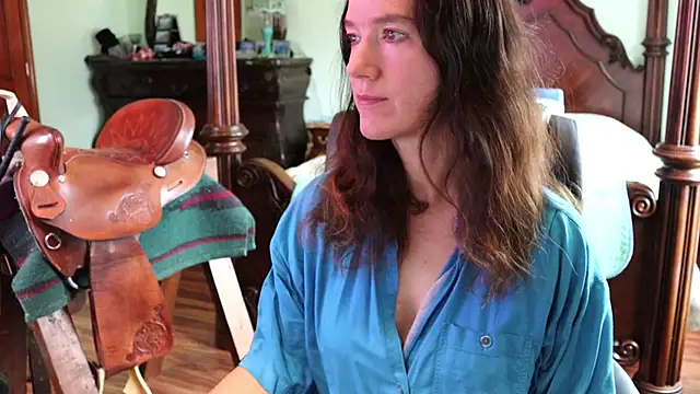 Snapshot of thornburyrose chatting on April 3, 2026, 5:19 pm thornburyrose online show from April 3, 2026, 5:19 pm