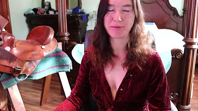 Snapshot of thornburyrose chatting on March 6, 2026, 9:10 pm thornburyrose online show from March 6, 2026, 9:10 pm