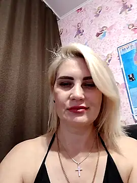 JennyOMay online show from November 3, 2025, 9:13 am