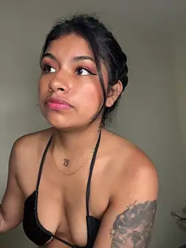 ChantalPetit online show from January 11, 2026, 8:38 pm