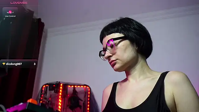 CyberXGoddess online show from November 14, 2025, 6:06 am