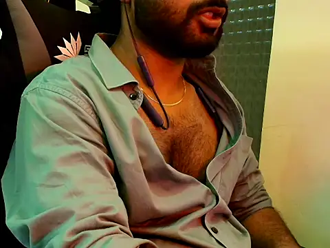 Snapshot of SHENOY3 chatting on April 1, 2026, 12:06 pm SHENOY3 online show from April 1, 2026, 12:06 pm