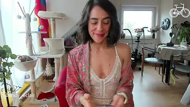 Snapshot of tinny_williams chatting on March 25, 2026, 10:47 am tinny williams online show from March 25, 2026, 10:47 am