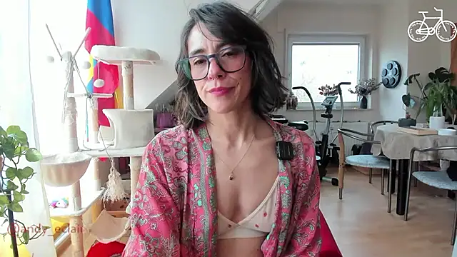 Snapshot of tinny_williams chatting on March 24, 2026, 10:59 am tinny williams online show from March 24, 2026, 10:59 am