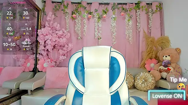 SammyGirlTS online show from April 8, 2026, 11:22 am