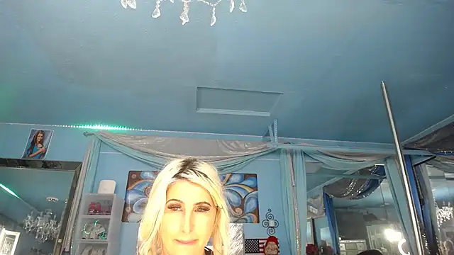 ADRIANNA FOX online show from April 12, 2026, 7:33 am