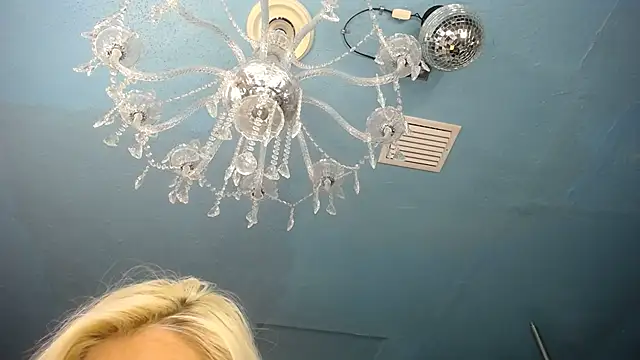 Snapshot of ADRIANNA_FOX chatting on October 17, 2025, 6:17 am ADRIANNA FOX online show from October 17, 2025, 6:17 am