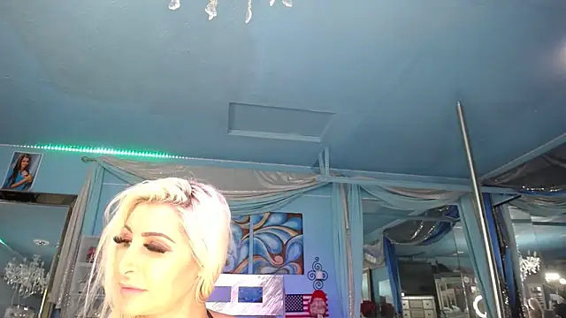 Snapshot of ADRIANNA_FOX chatting on September 13, 2025, 4:29 pm ADRIANNA FOX online show from September 13, 2025, 4:29 pm