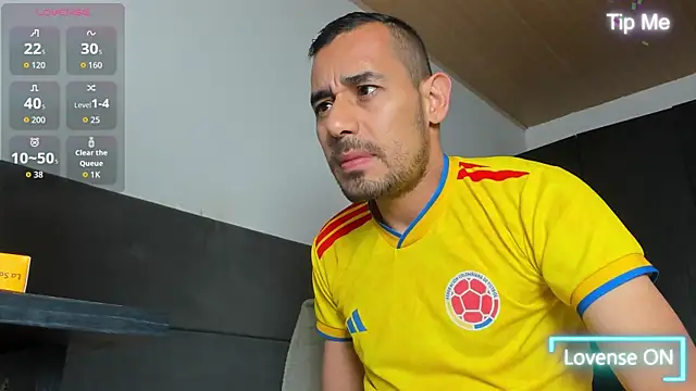 jhonyalzate2 online show from July 17, 2026, 12:13 pm