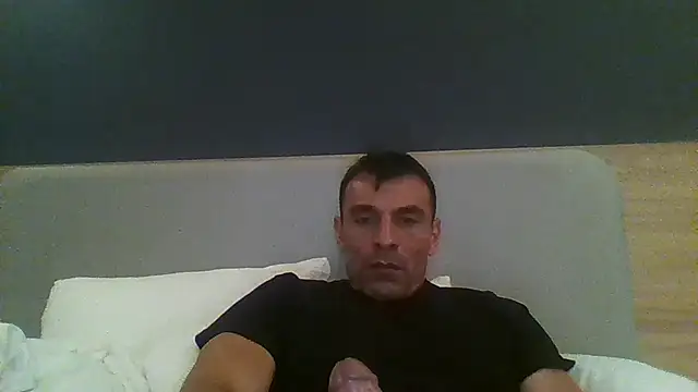 Snapshot of Hugebiglongcockcoupl chatting on December 21, 2025, 1:57 pm Hugebiglongcockcoupl online show from December 21, 2025, 1:57 pm