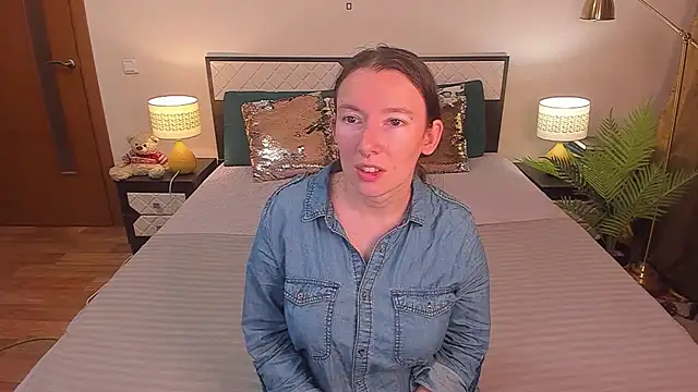 CatherineWalls online show from July 21, 2026, 4:03 am