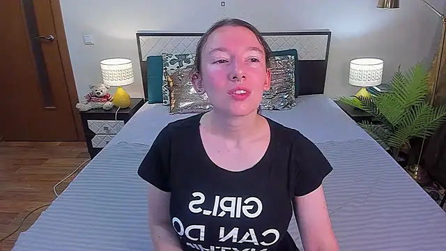 CatherineWalls online show from July 13, 2026, 3:39 am