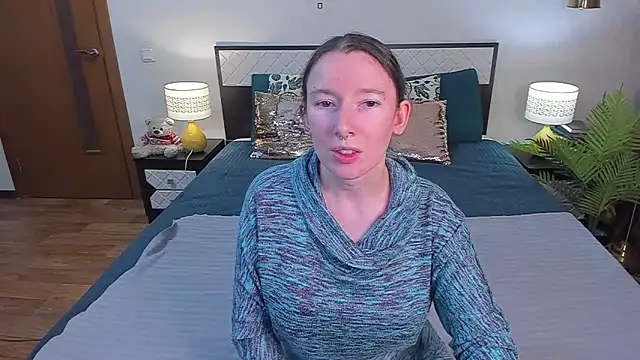 CatherineWalls online show from June 4, 2026, 4:28 am